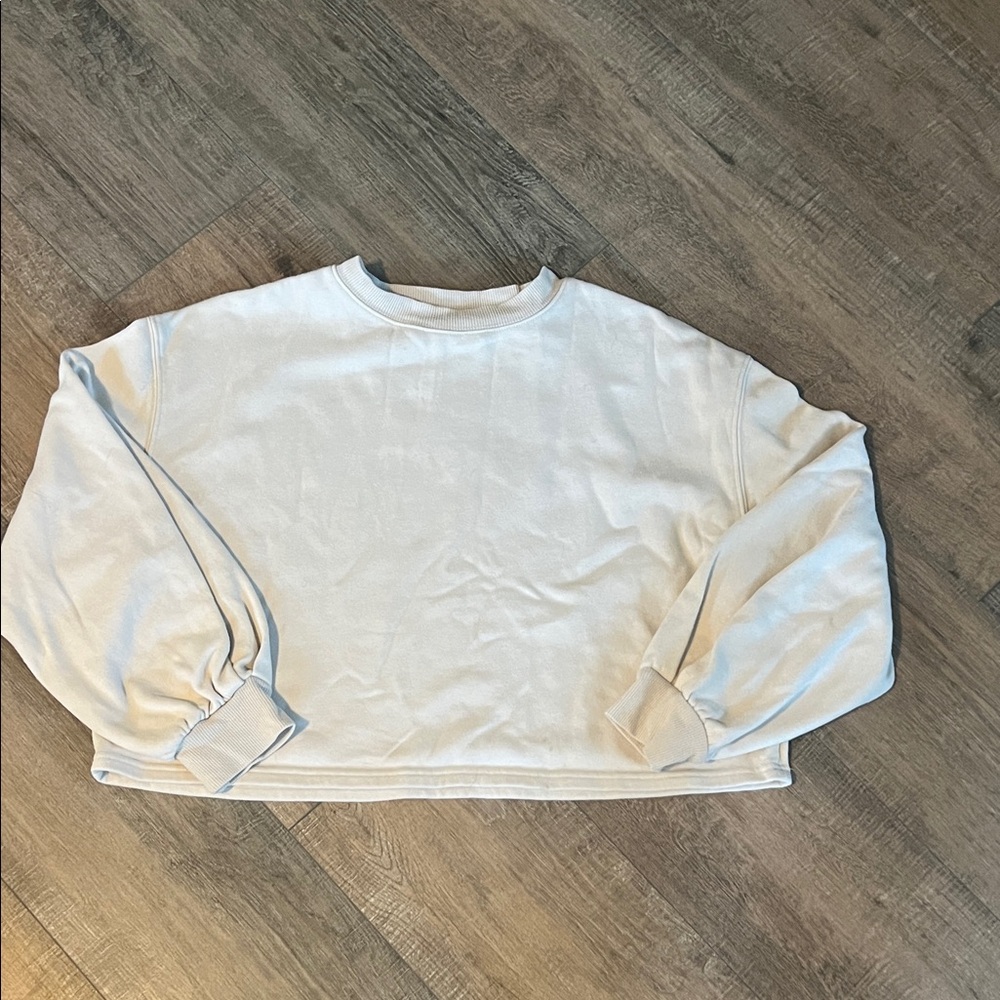 Universal Thread Cream Sweatshirt